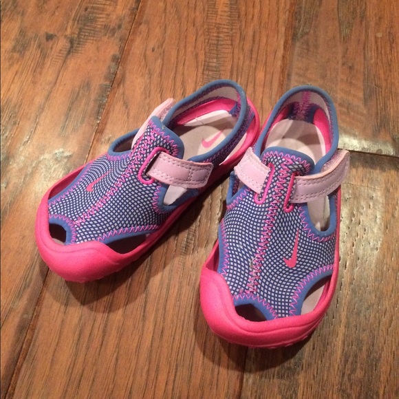 nike beach shoes toddler